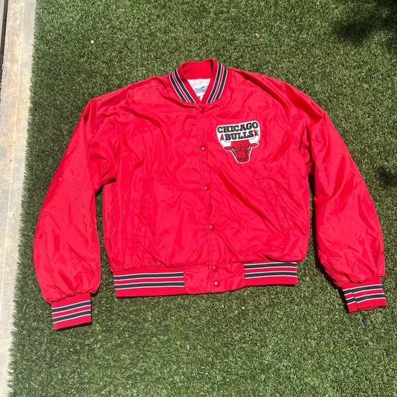 VTG 90s Chicago Bulls Chalkline Red Windbreaker - Picture 1 of 6